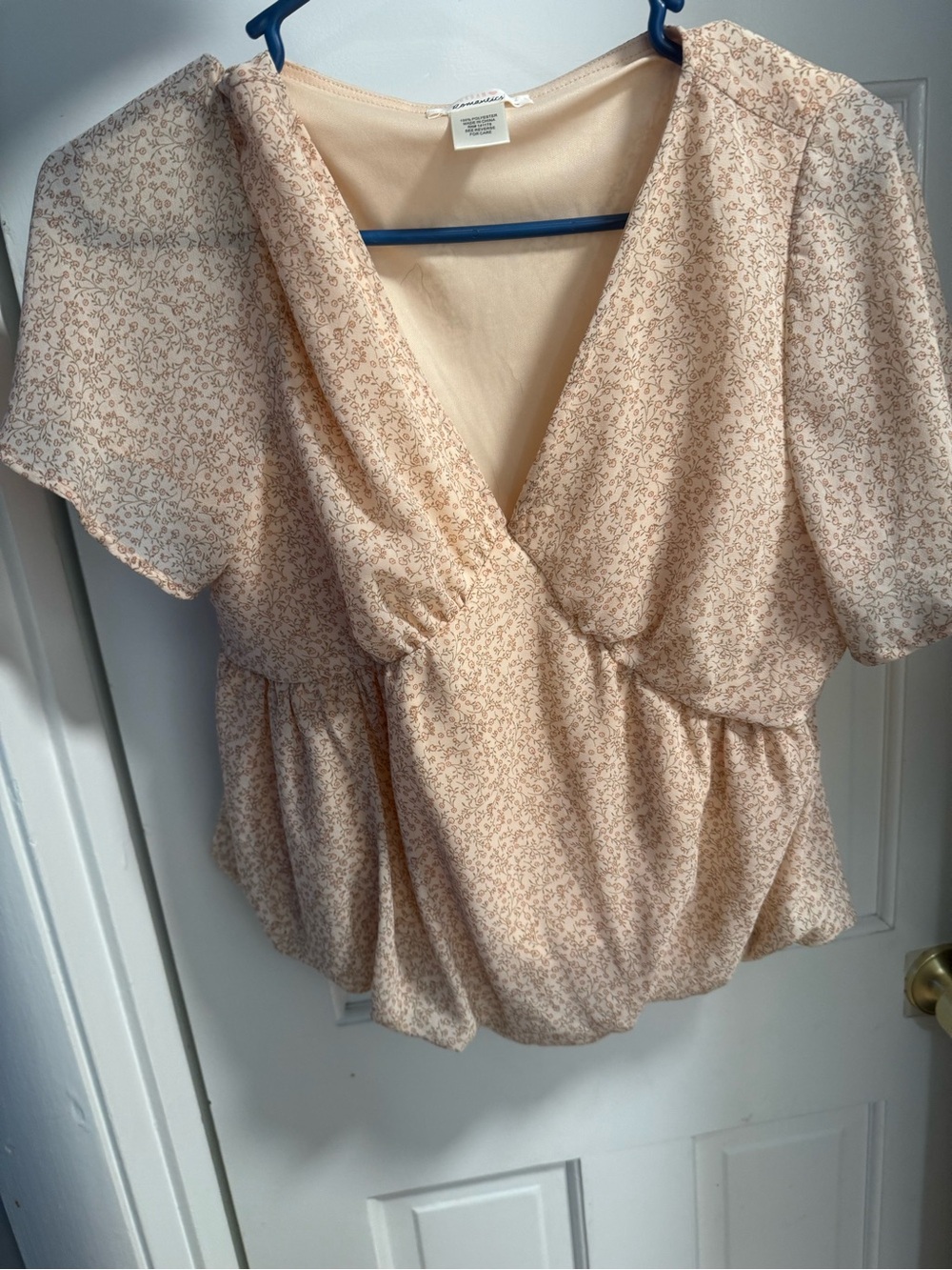 URBAN Romantics Cream Floral V-Neck Peplum Blouse
